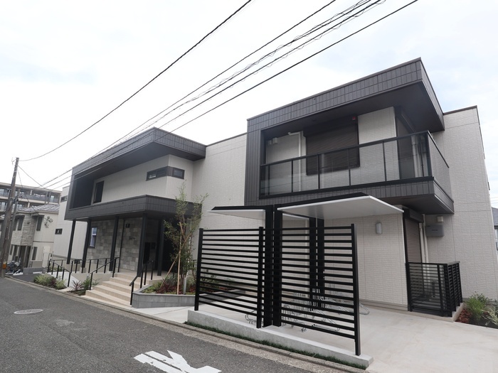 ���l�s�c�n���S�u���[���C���@�`�쒆���w�i�k��10���j