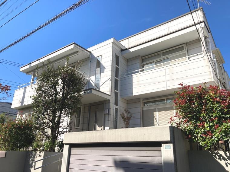 ���l�s�c�n���S�u���[���C���@��i�J�w�i�k��10���j