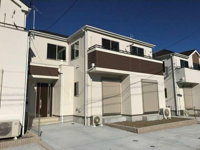 ���l�s�c�n���S�u���[���C���@���c�w�i�k��15���j