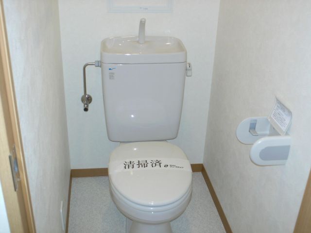 ����4