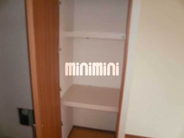 ����8