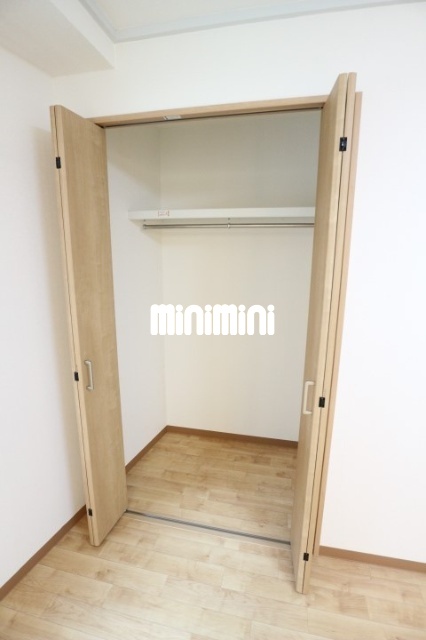 ����5