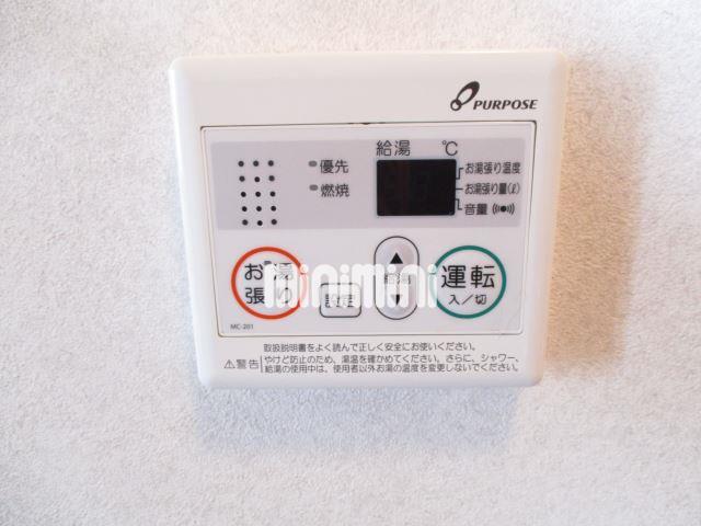 ����12