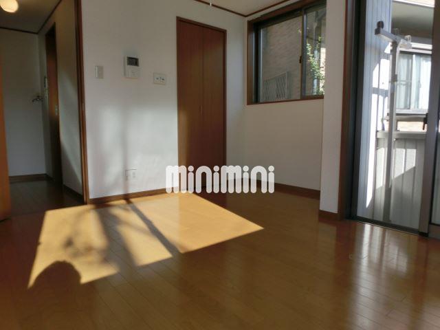 ����15