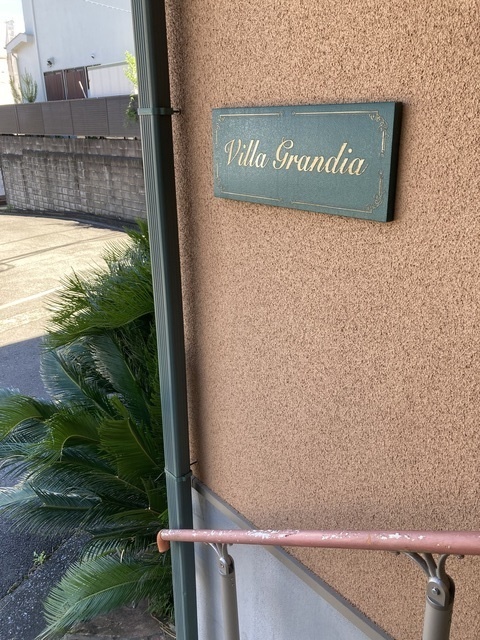 ����10