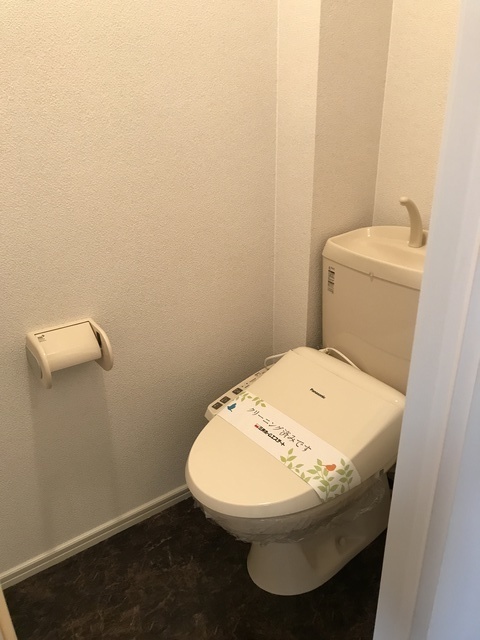 ����4