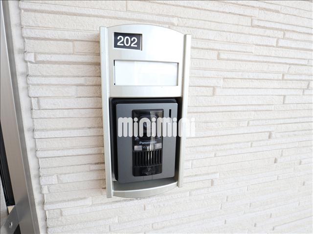 ����20