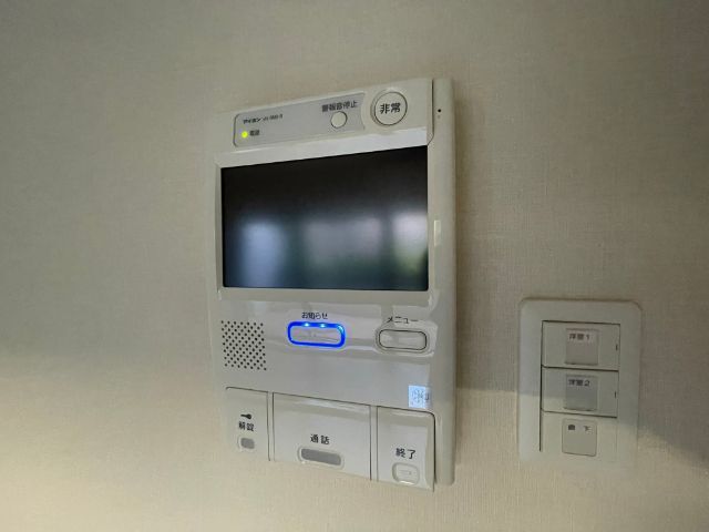 ����10