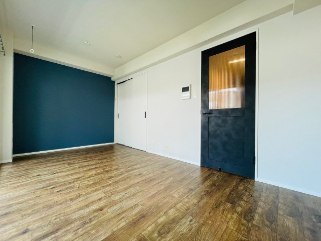 ����27