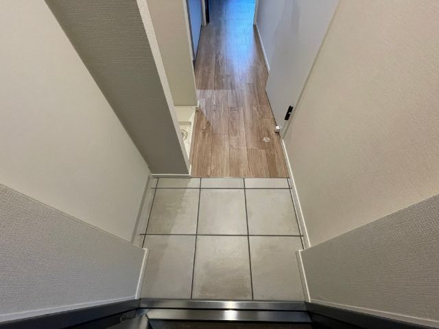 ����8
