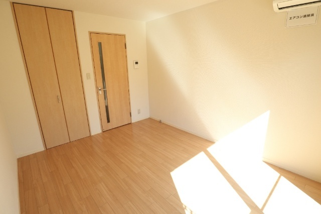 ����2