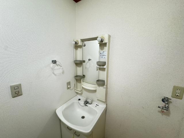 ����6