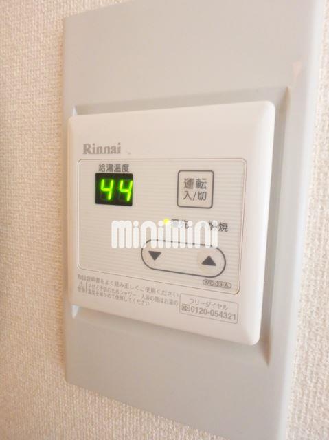 ����13