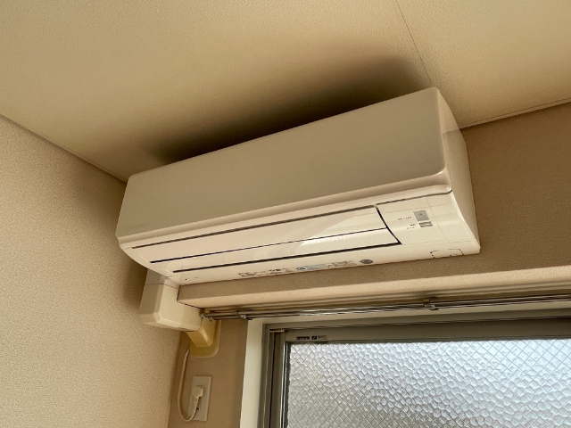 ����12