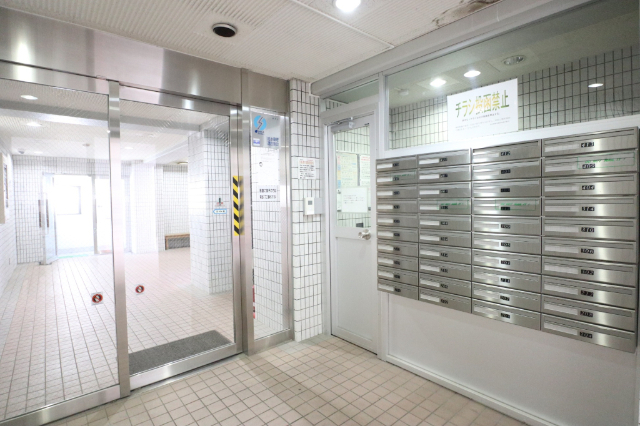 ����12