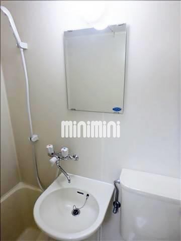 ����12