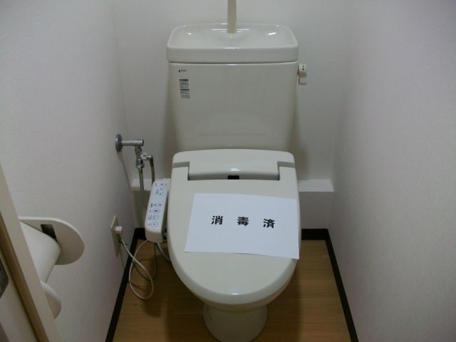 ����4