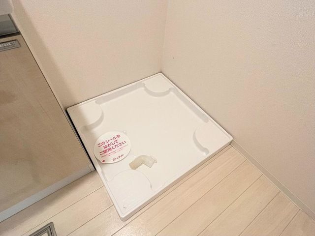����20
