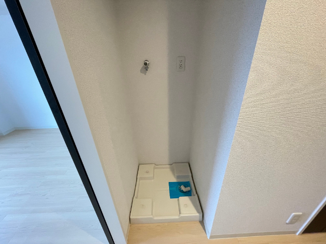 ����20