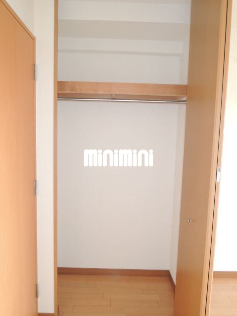 ����5
