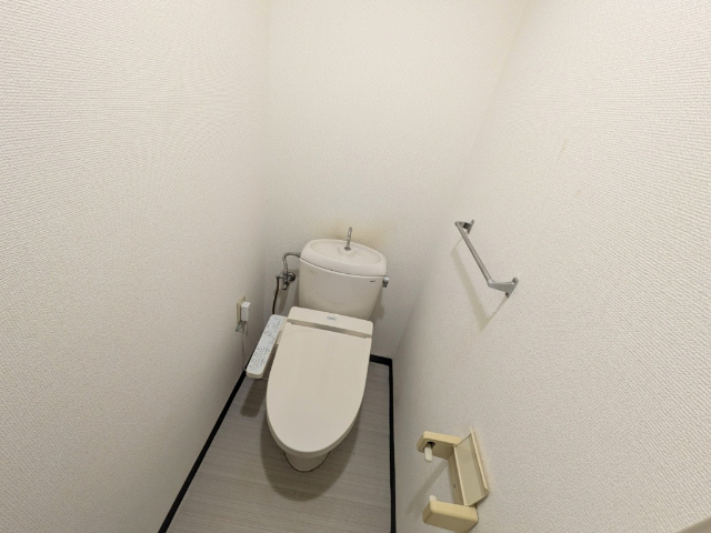 ����8