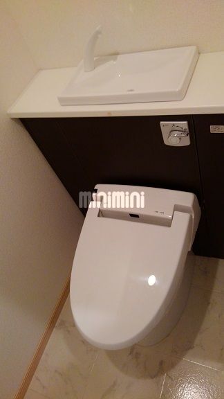 ����4