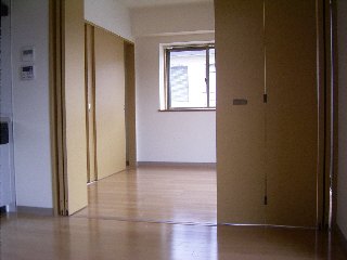 ����4