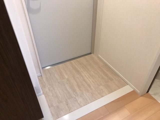 ����8