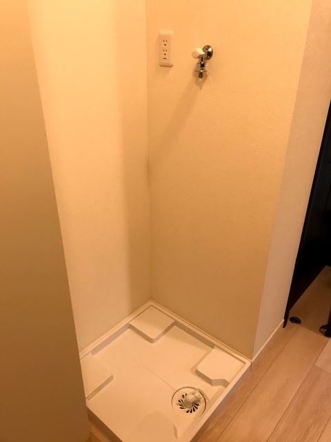 ����12