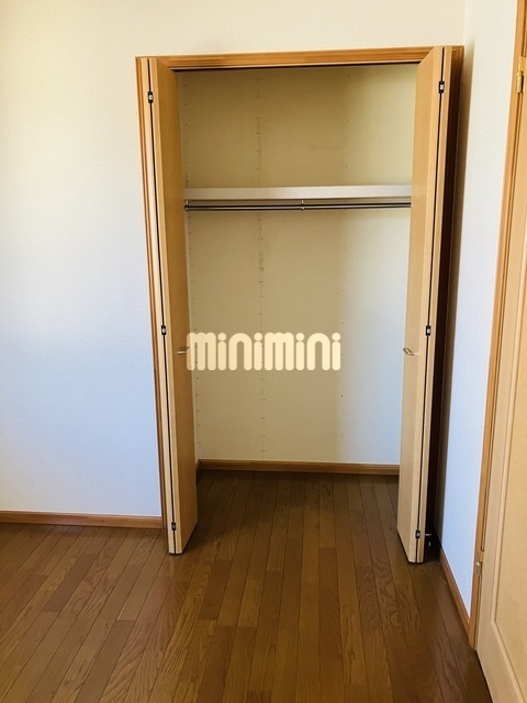 ����7