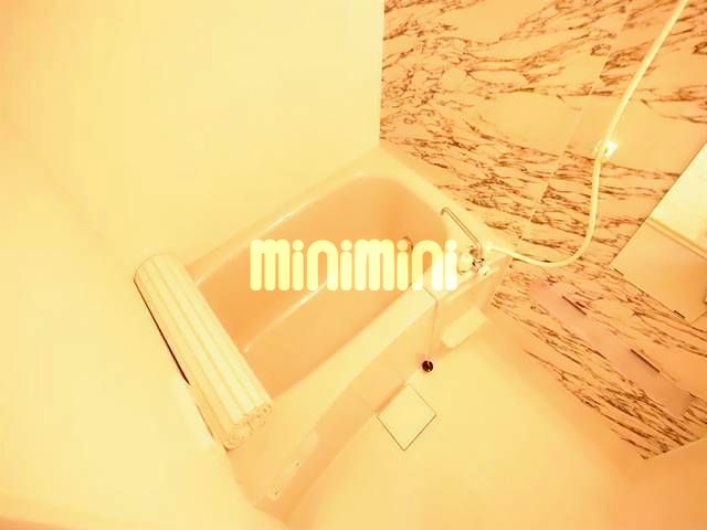 ����3