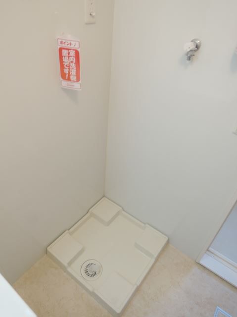 ����12