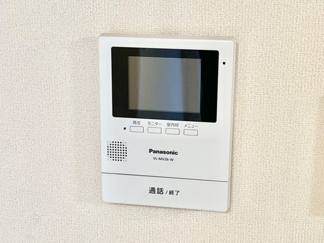 ����9