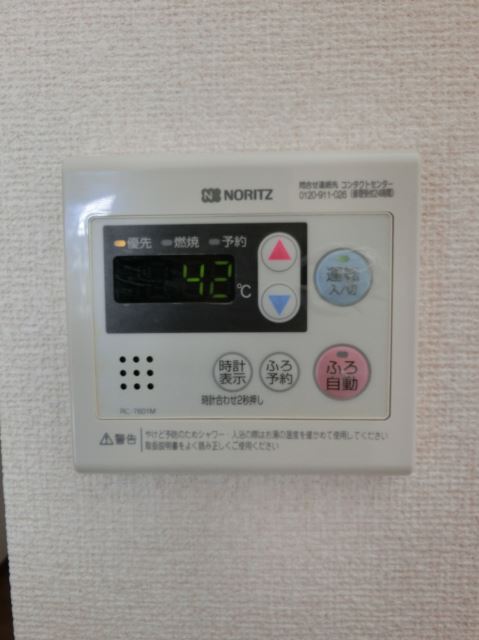 ����11