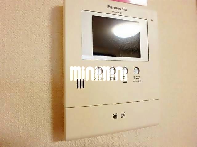����12