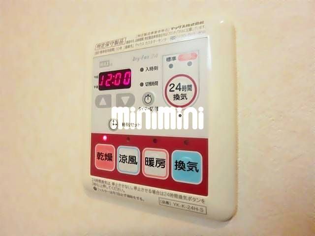 ����20