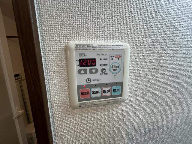 ����10