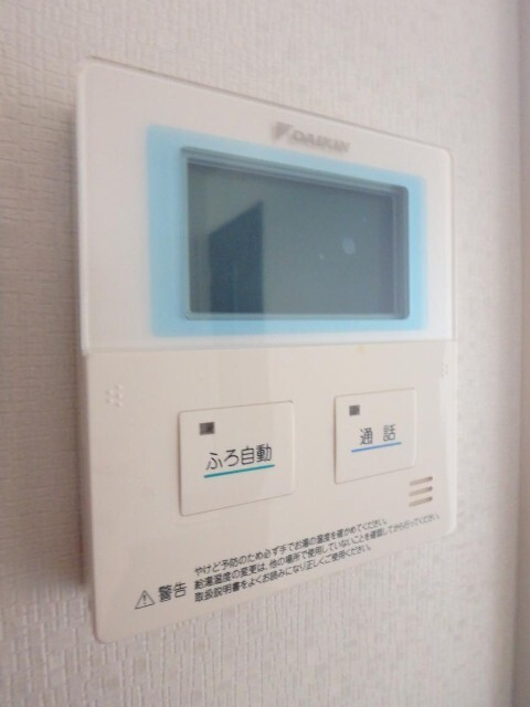 ����20