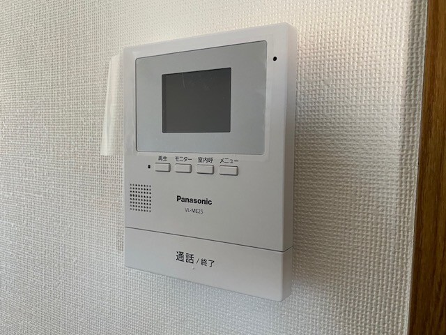 ����12