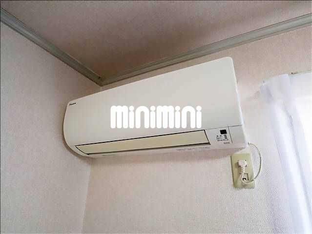 ����12
