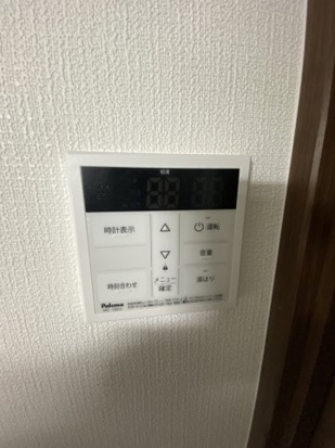 ����13