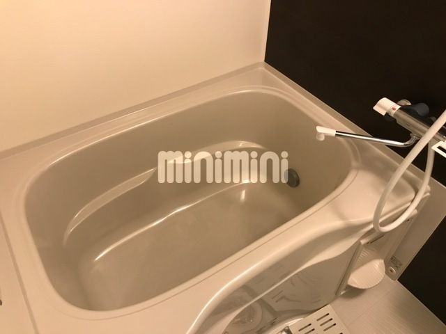 ����3