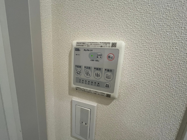 ����17