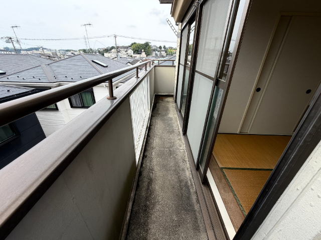����9
