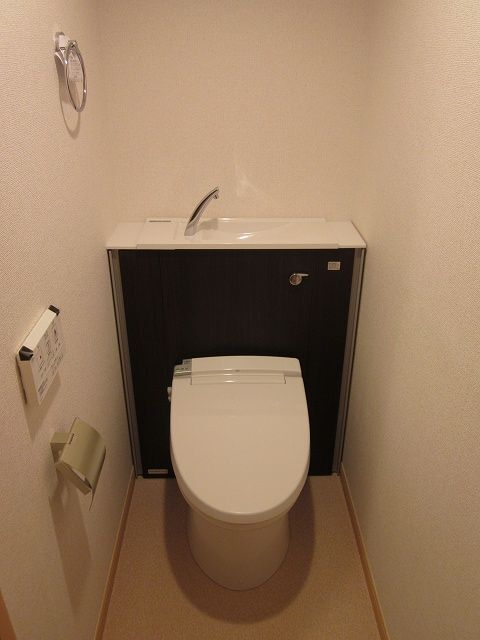 ����4