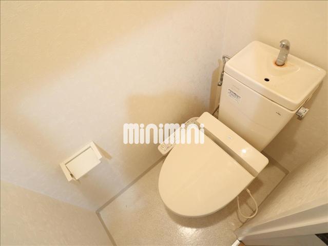 ����4