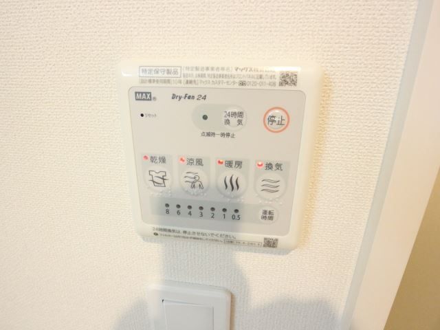 ����10