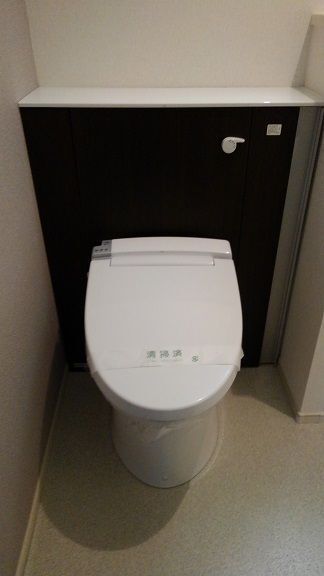����4