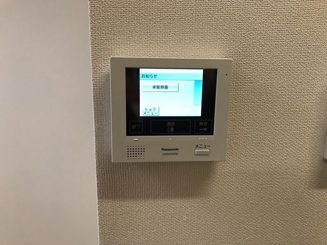 ����12
