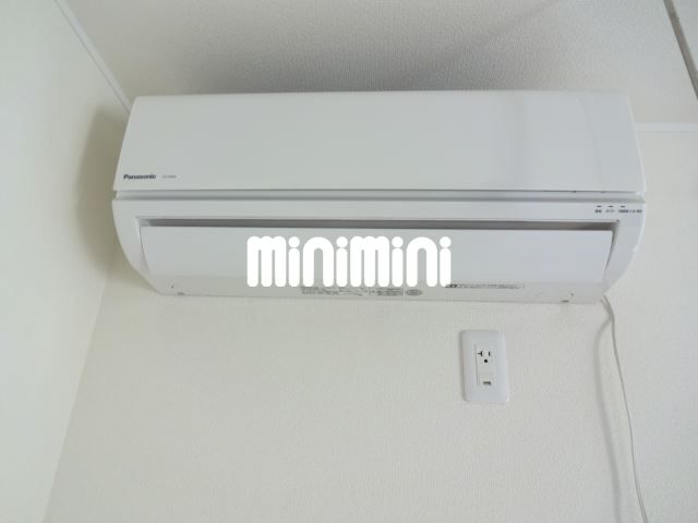 ����9